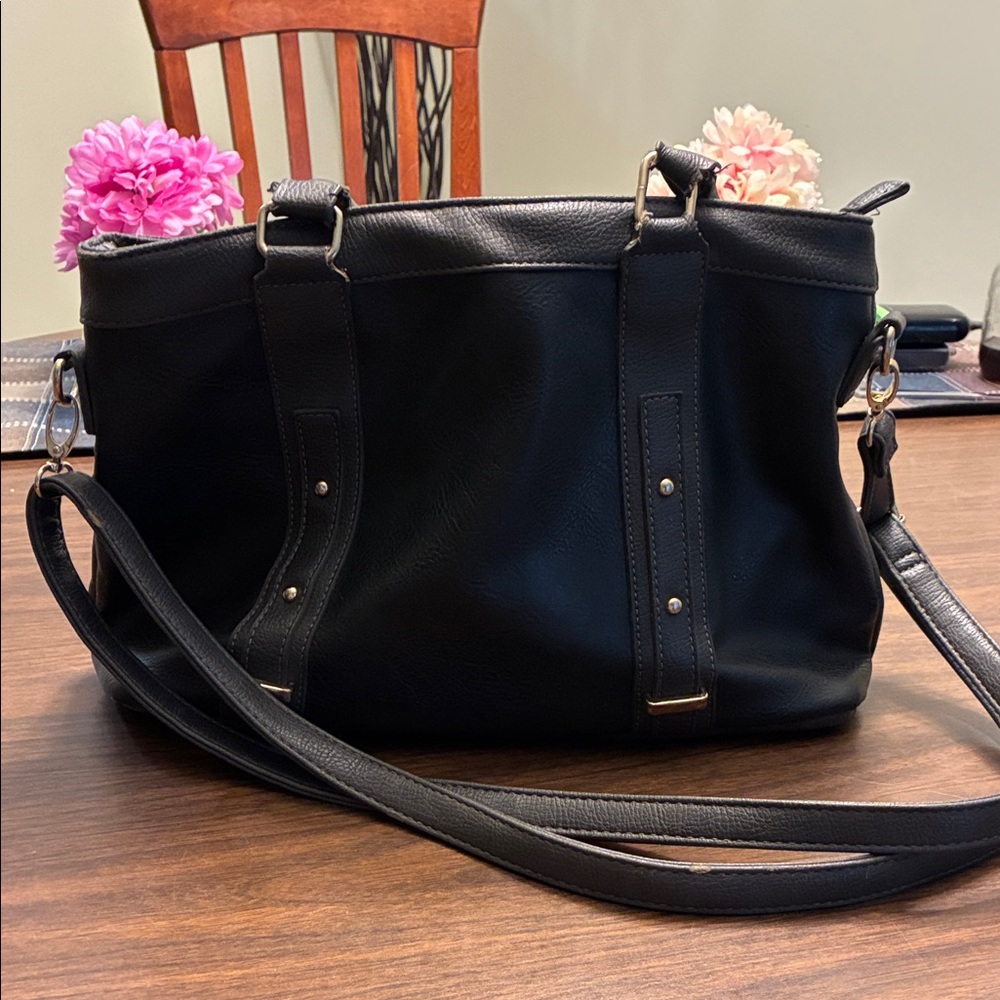 Chic Black Leather Shoulder Bag